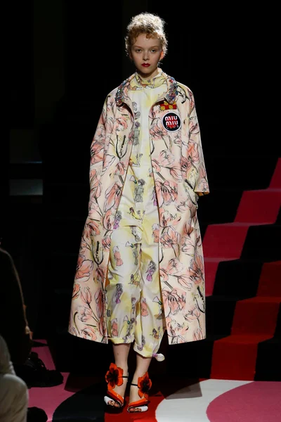 Look 12